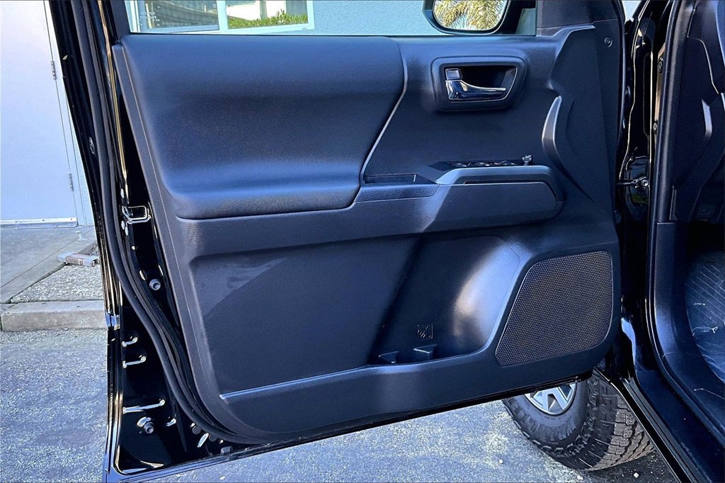 Certified 2023 Toyota Tacoma TRD Off-Road image 21