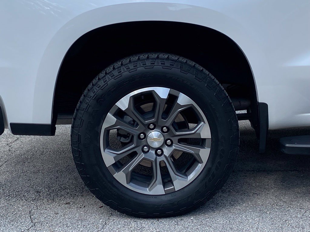 Used 2024 Chevrolet Silverado 1500 High Country AWD/4WD image 17