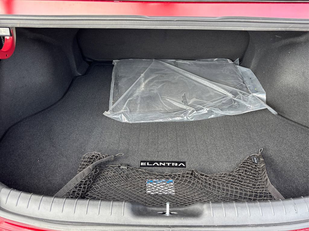 Certified 2025 Hyundai Elantra Sport image 11