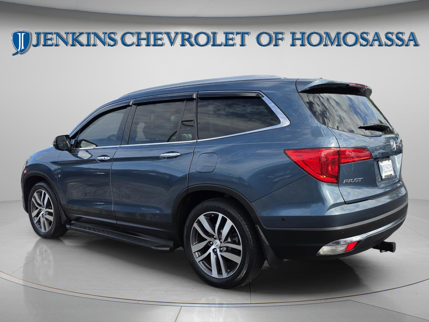 Used 2017 Honda Pilot Touring image 8