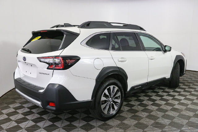 Used 2025 Subaru Outback Limited AWD/4WD image 13