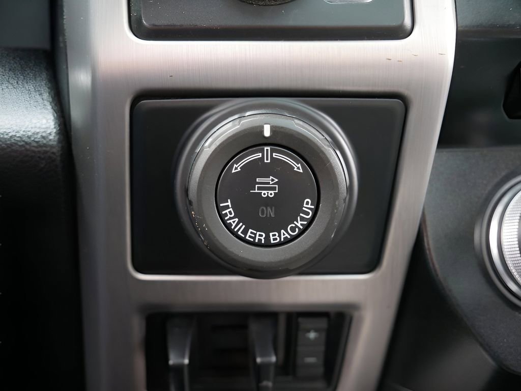 Used 2016 Ford F150 Platinum w/ Equipment Group 701A Luxury AWD/4WD image 24