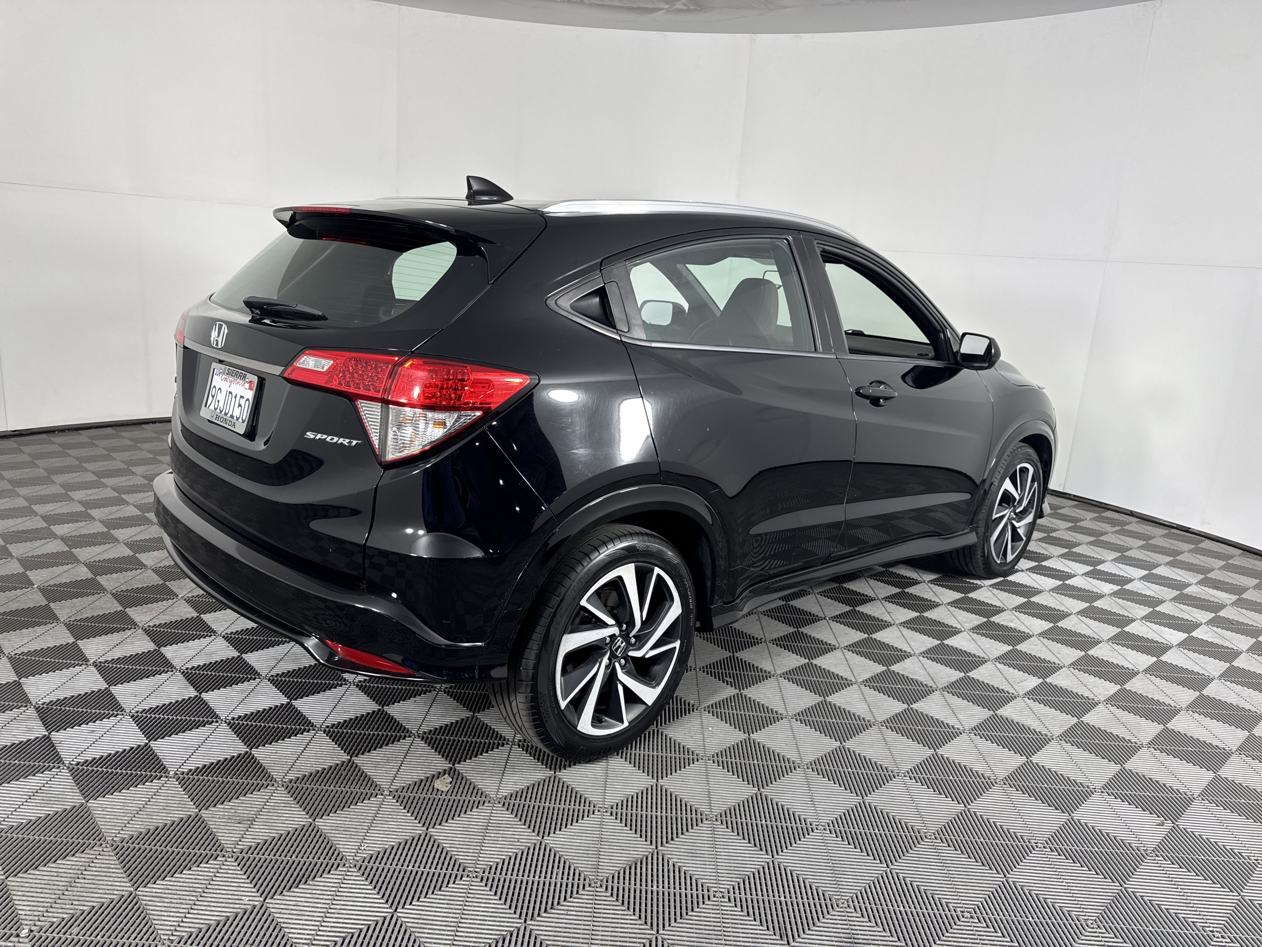 Used 2020 Honda HR-V Sport image 4