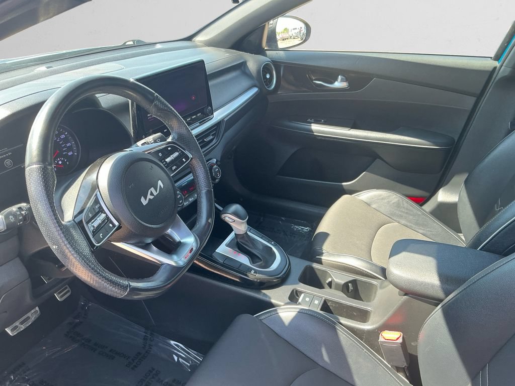 Used 2023 Kia Forte GT-Line w/ GT-Line Technology Package FWD image 9