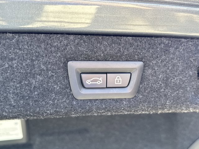 Certified 2022 BMW 540i xDrive w/ M Sport Package image 25