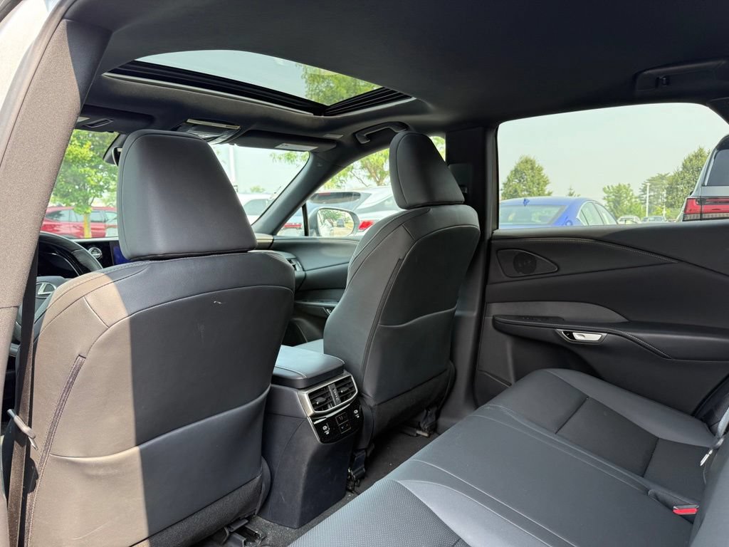 Used 2023 Lexus RX 350 Premium w/ Accessory Package AWD/4WD image 16