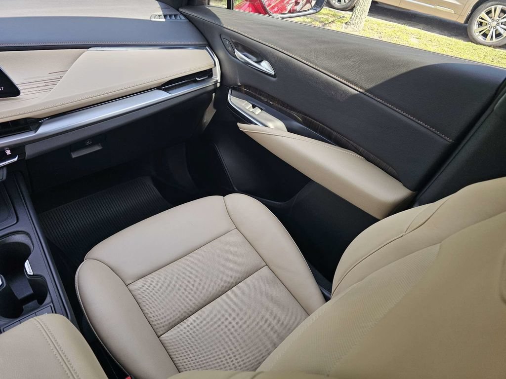 Certified 2024 Cadillac XT4 Premium Luxury FWD image 19