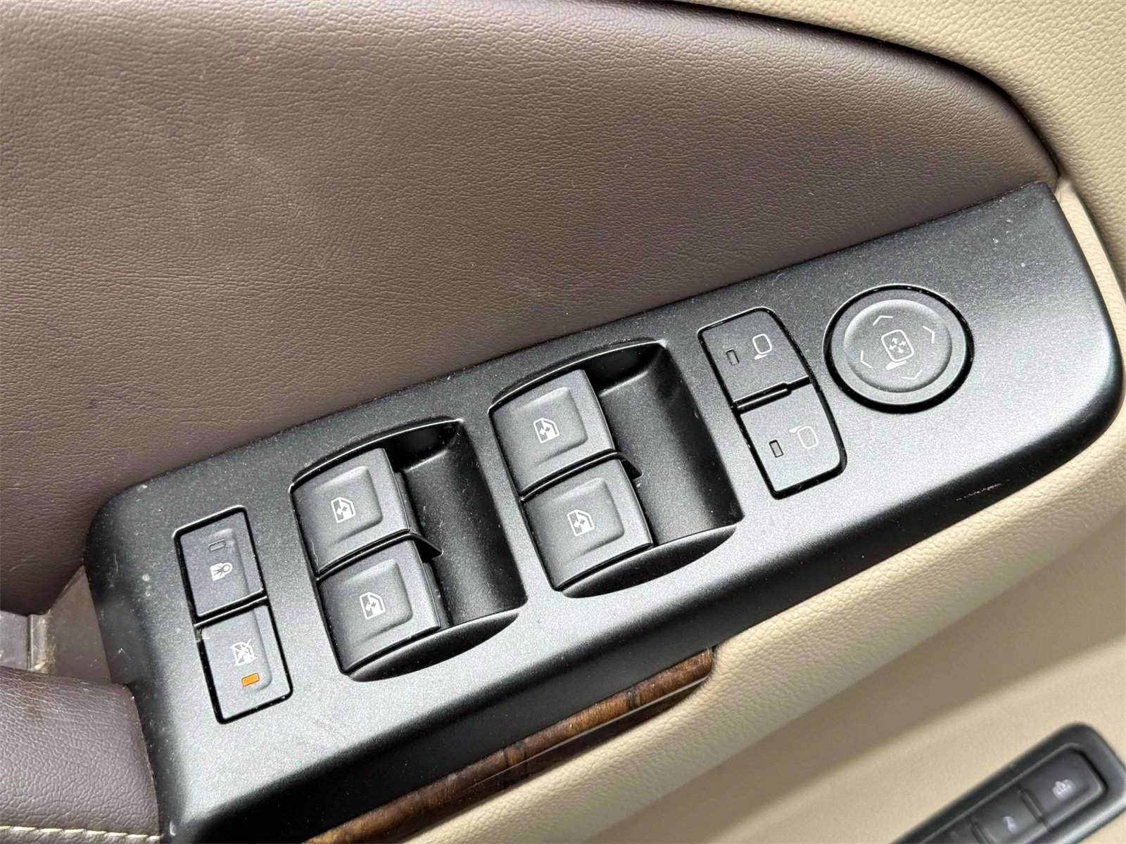 Used 2019 Chevrolet Tahoe LT image 36