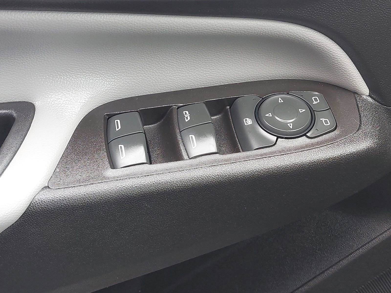 Used 2019 Chevrolet Equinox LS w/ LS Convenience Package FWD image 26
