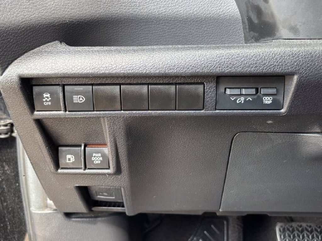 Certified 2024 Toyota Sienna XSE FWD image 26