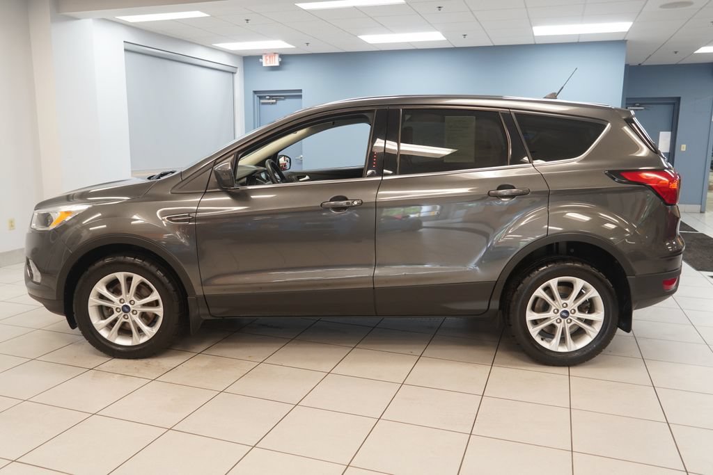 Used 2019 Ford Escape SE AWD/4WD image 2