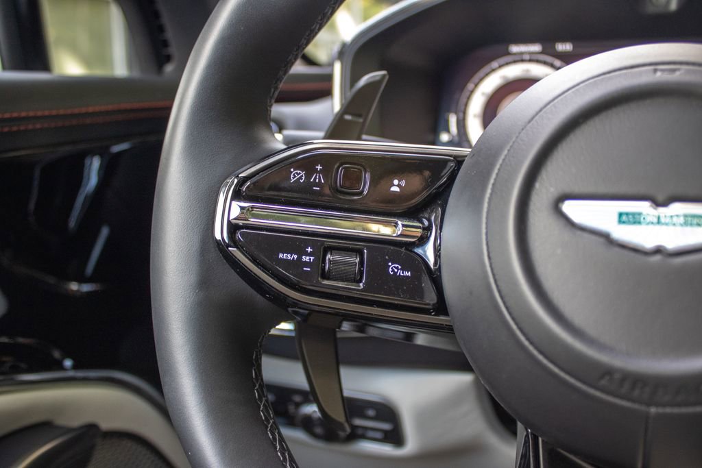 Used 2025 Aston Martin DBX 707 image 13