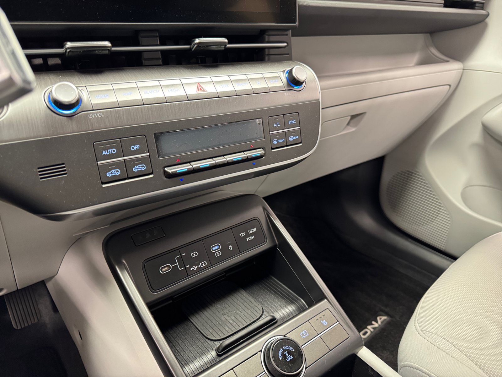 New 2025 Hyundai Kona SEL AWD/4WD image 29