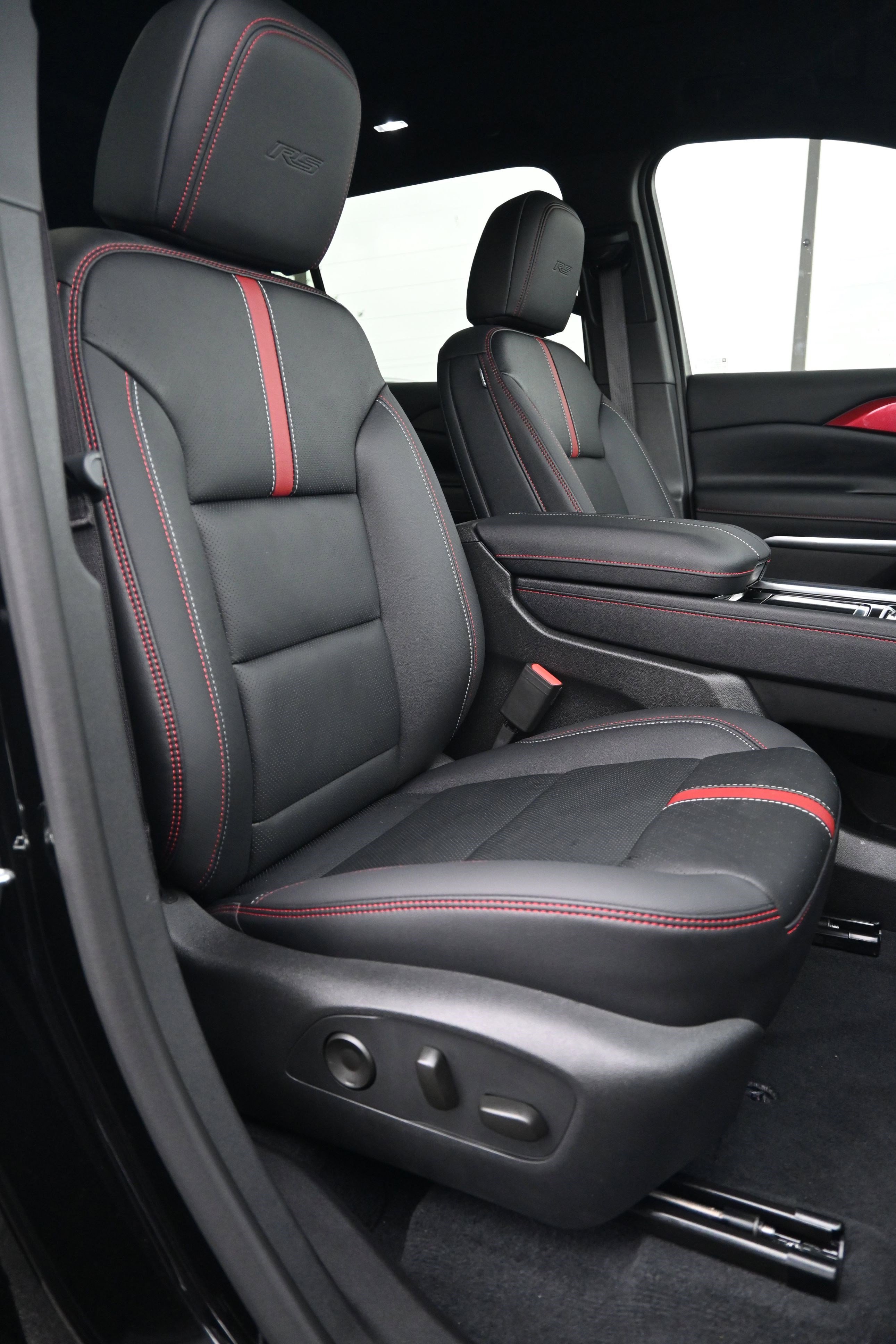 Used 2026 Chevrolet Traverse RS w/ LPO, Floor Liner Package image 33