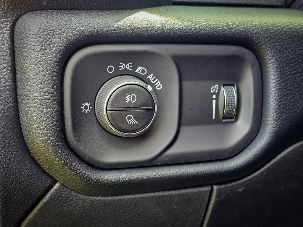 New 2026 RAM 2500 Big Horn AWD/4WD image 14