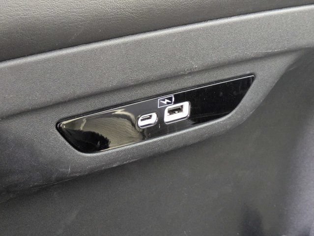 Used 2023 Chrysler Pacifica Touring-L FWD image 15