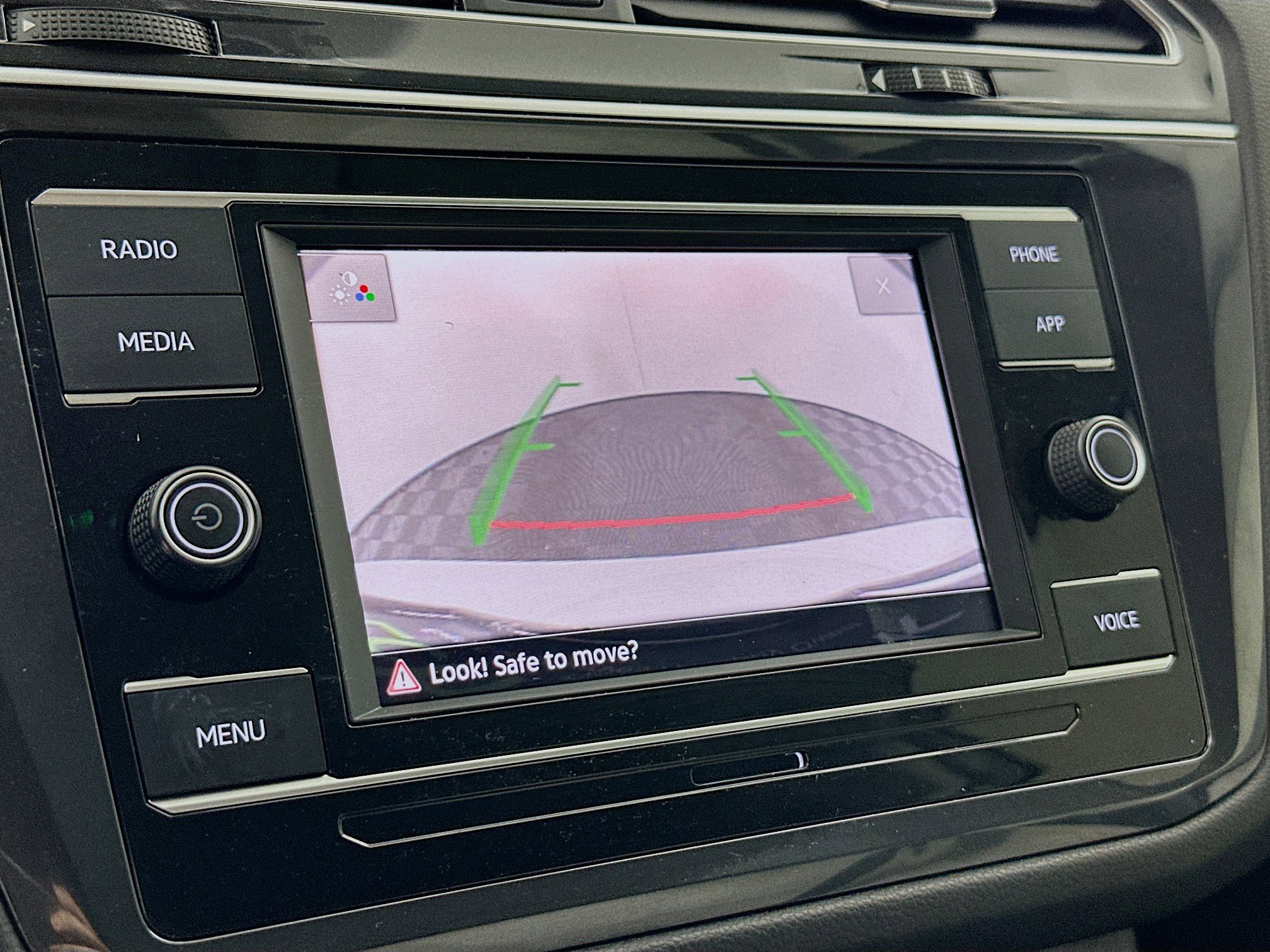 Used 2024 Volkswagen Tiguan S image 22