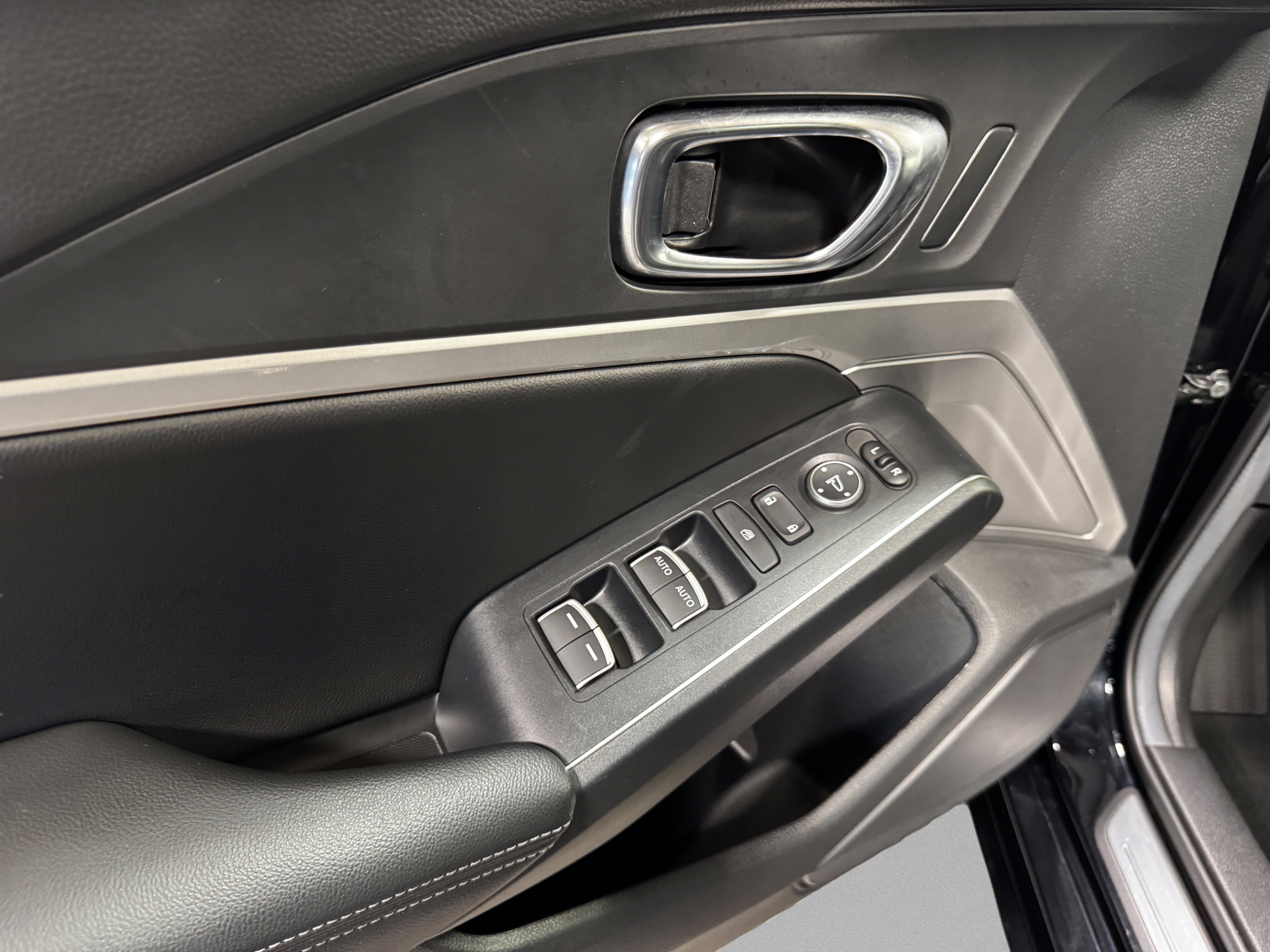 Certified 2025 Acura Integra A-Spec FWD image 15