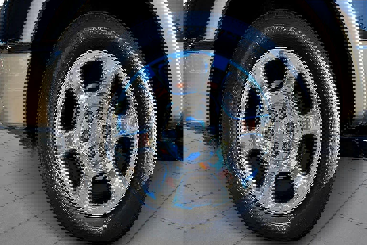 Used 2013 Ford F150 King Ranch w/ King Ranch Luxury Pkg image 11