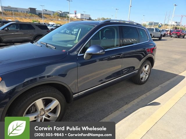 Used 2014 Volkswagen Touareg TDI AWD/4WD image 4
