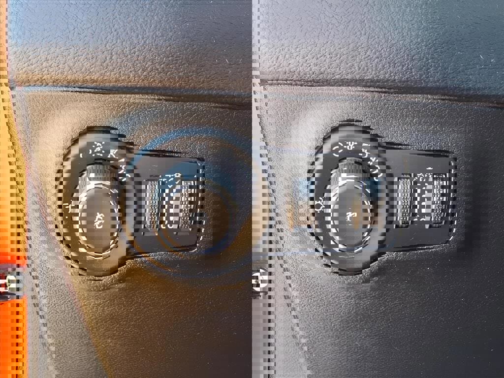 Used 2018 Jeep Compass Trailhawk w/ Leather Interior Group image 16