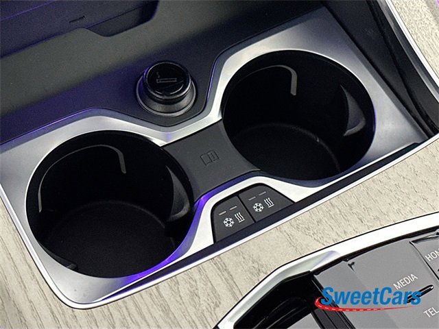 Used 2023 BMW X7 M60i w/ Executive Package image 38