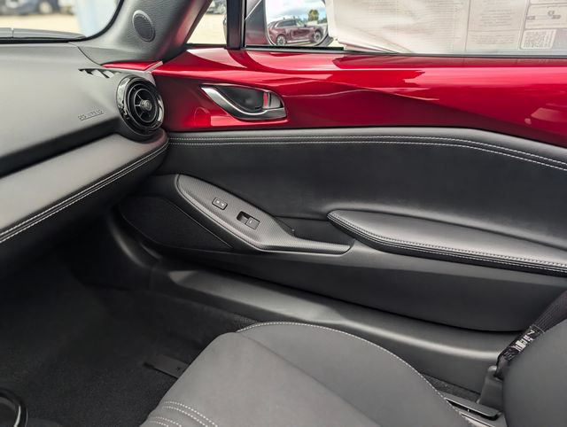 New 2026 MAZDA MX-5 Miata Club w/ Weather Package RWD image 21