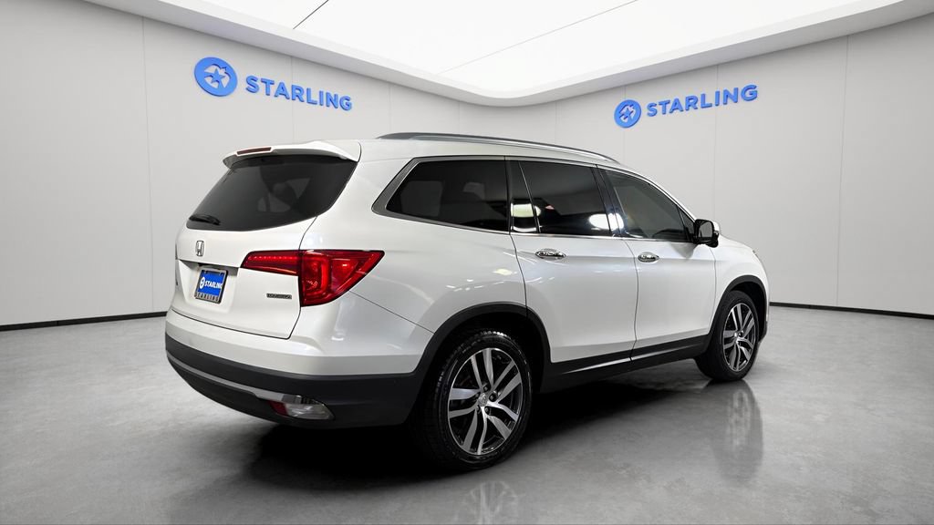 Used 2017 Honda Pilot Touring image 9