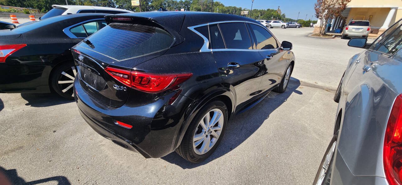 Used 2017 INFINITI QX30 FWD image 11