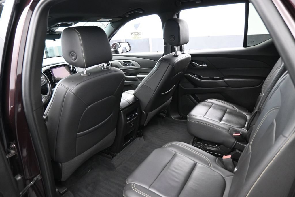 Used 2022 Chevrolet Traverse LT w/ LPO, Floor Liner Package FWD image 37