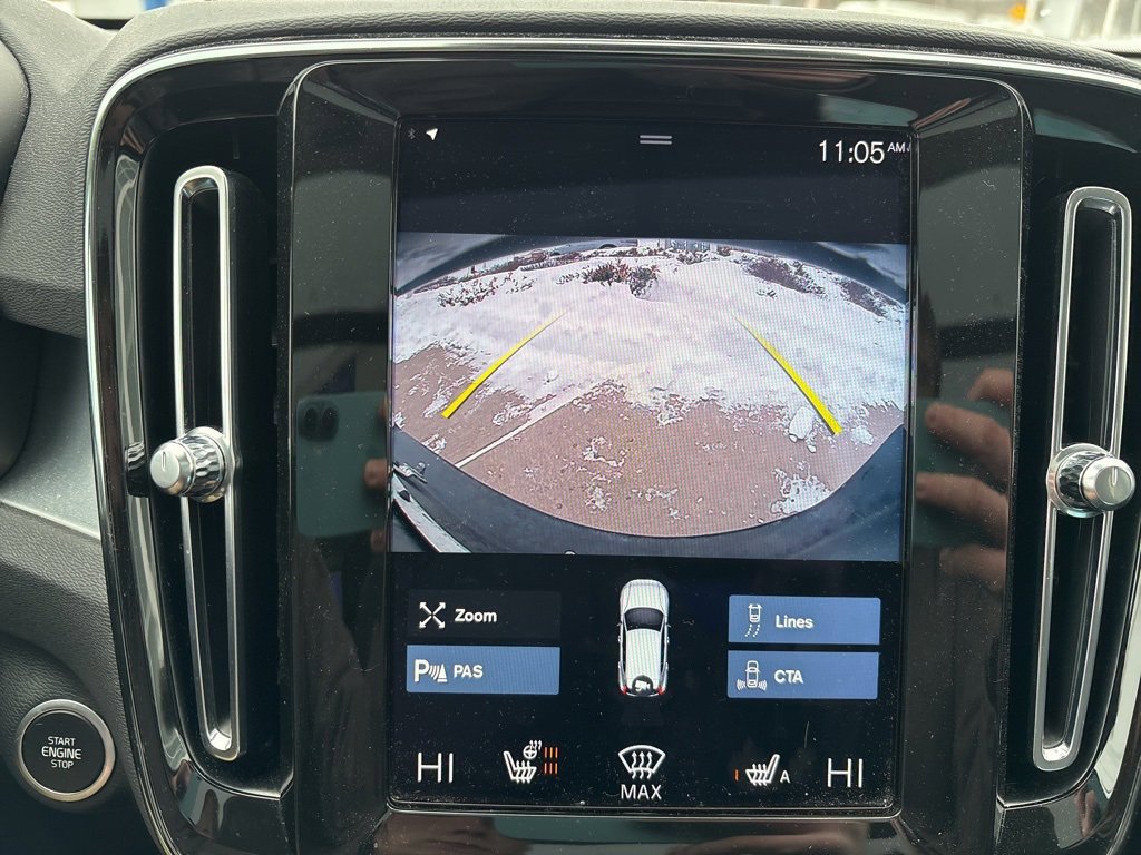 Used 2021 Volvo XC40 T5 Momentum w/ Premium Package image 25