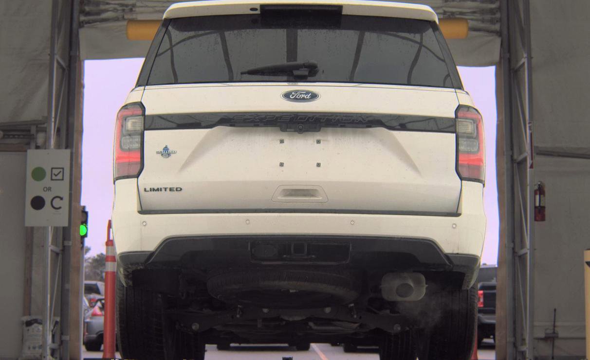 Used 2019 Ford Expedition Limited w/ Equipment Group 303A image 8