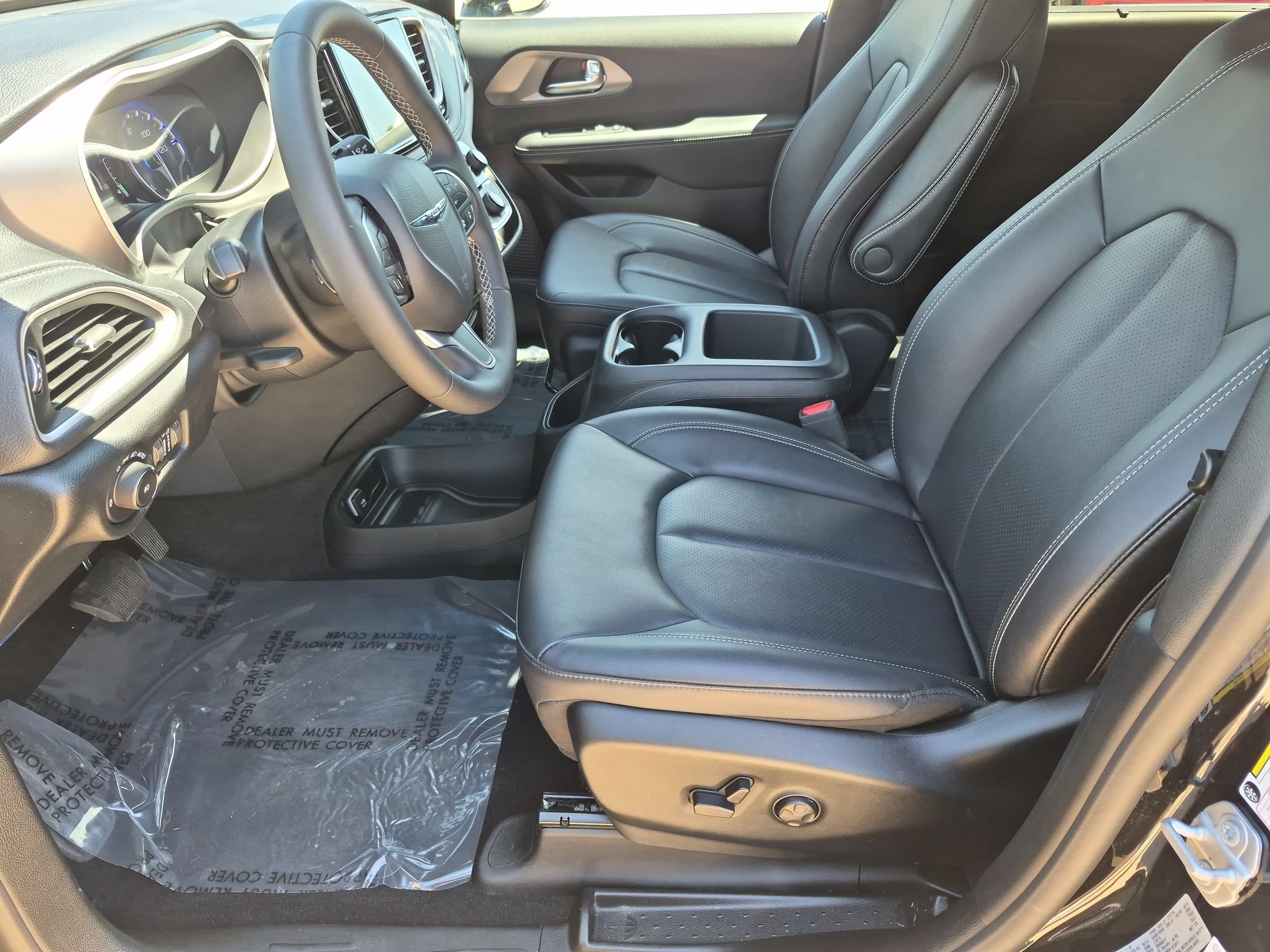 Used 2025 Chrysler Pacifica Select FWD image 11