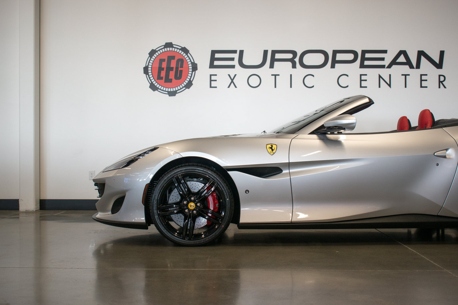 Used 2019 Ferrari Portofino RWD image 14