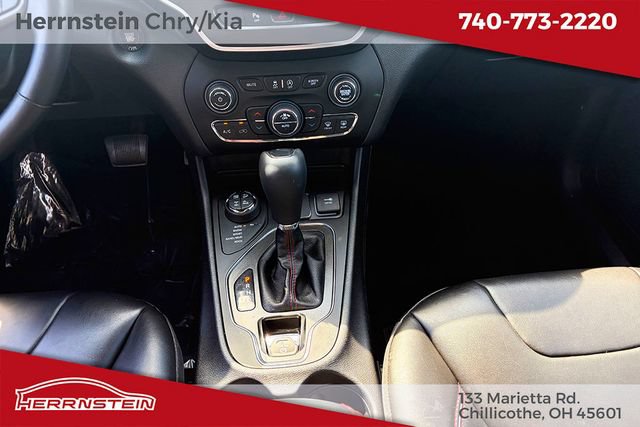 Used 2020 Jeep Cherokee Trailhawk w/ Cold Weather Group AWD/4WD image 13