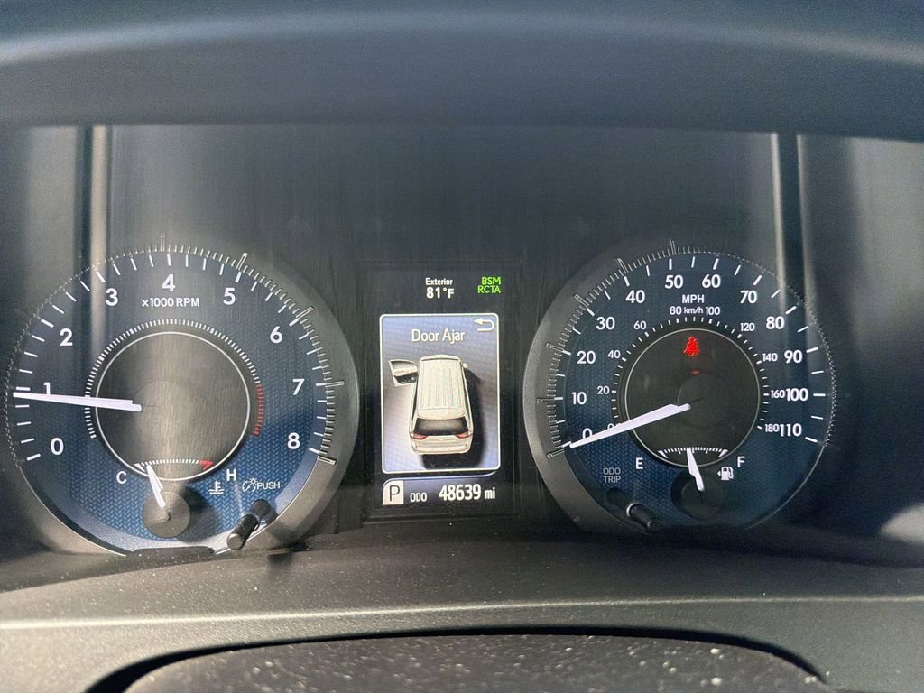 Used 2019 Toyota Sienna XLE w/ XLE Navigation Package FWD image 25