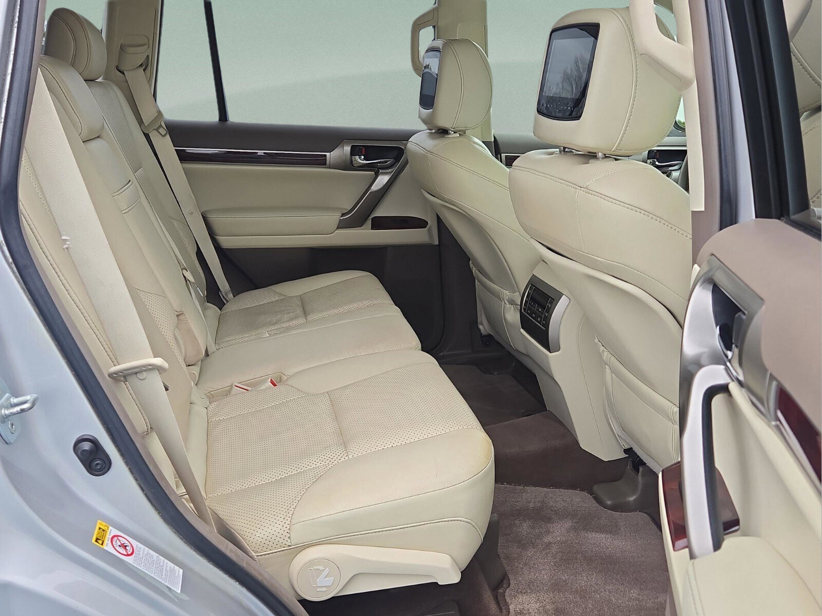Used 2012 Lexus GX 460 image 11