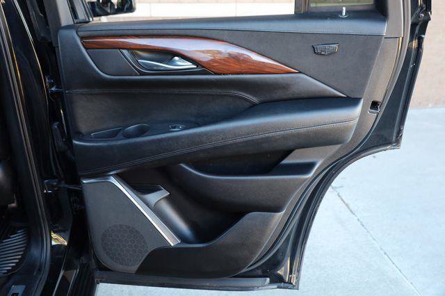 Used 2015 Cadillac Escalade Luxury AWD/4WD image 22