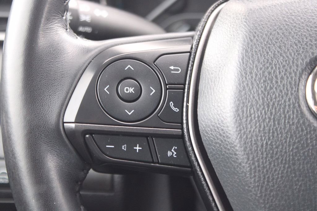 Used 2022 Toyota Camry SE image 17