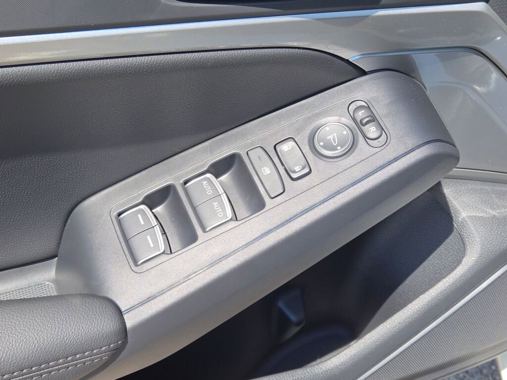 New 2025 Acura Integra Base image 23