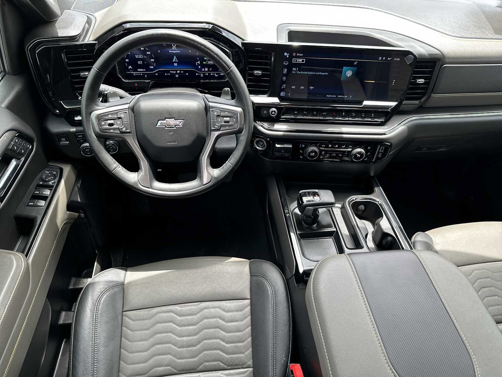 Used 2023 Chevrolet Silverado 1500 ZR2 w/ Technology Package AWD/4WD image 13