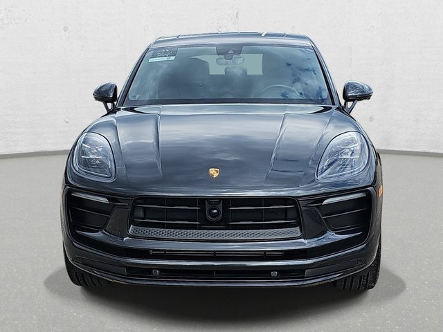 Used 2024 Porsche Macan image 2