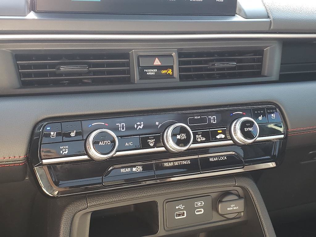 Used 2025 Honda Pilot Black Edition image 27