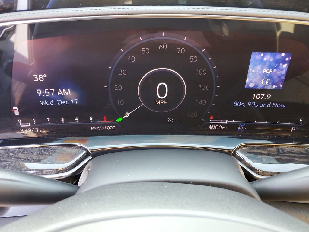 Used 2022 Cadillac Escalade Premium Luxury image 11