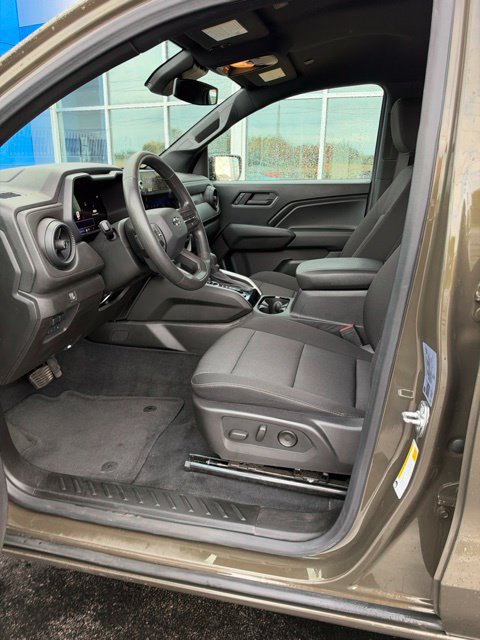 Used 2024 Chevrolet Colorado Trail Boss w/ Advanced Trailering Package AWD/4WD image 8