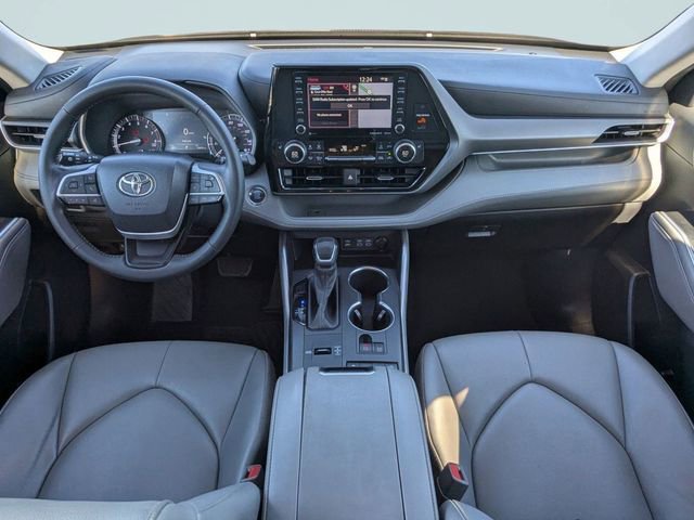 Used 2022 Toyota Highlander XLE image 14