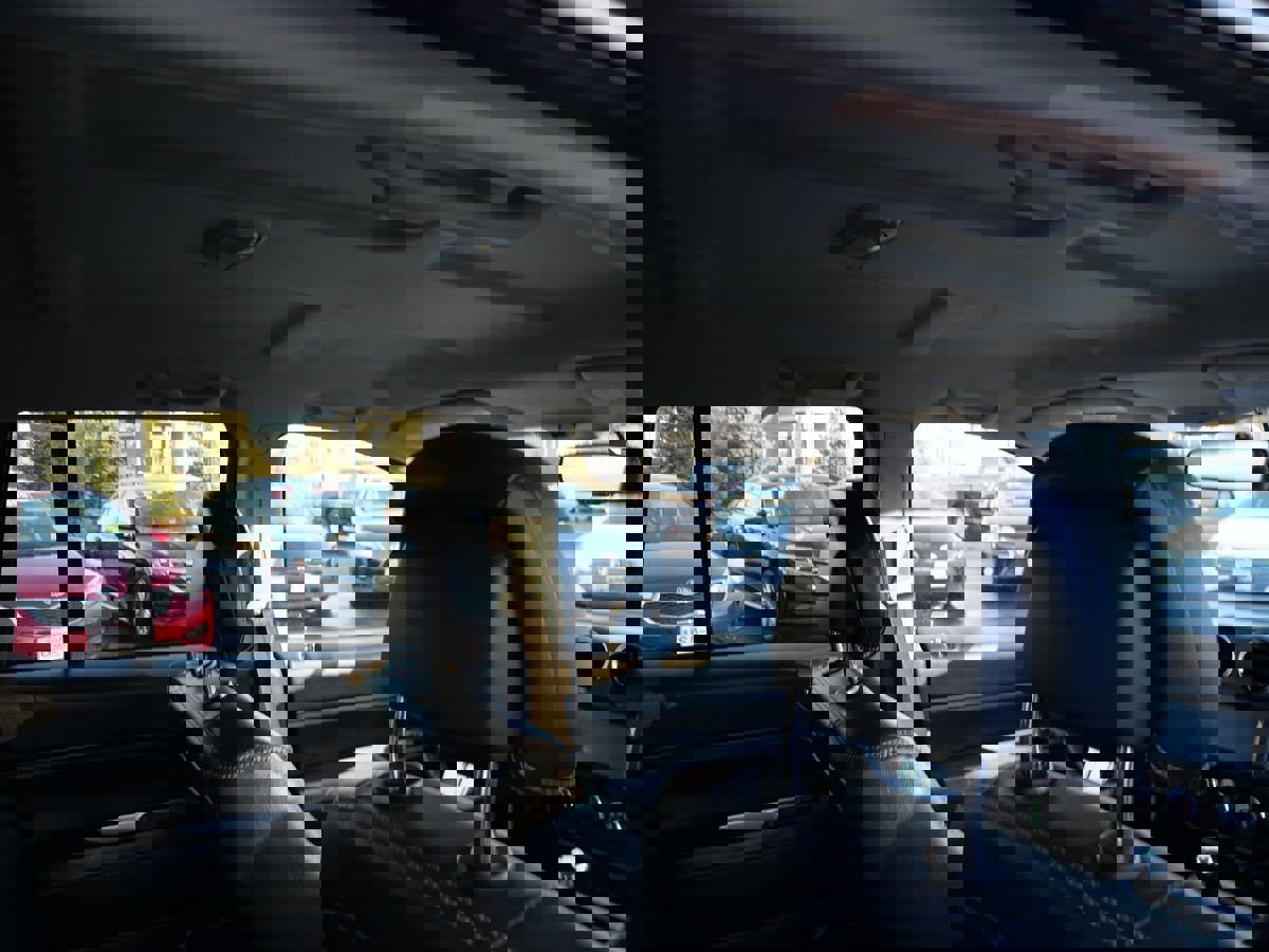 Used 2016 Jeep Compass Latitude image 25