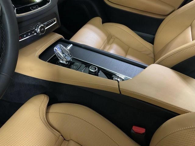 Used 2024 Volvo XC90 T8 Ultimate w/ Protection Package Premier AWD/4WD image 16