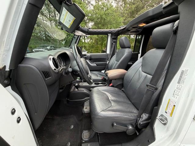 Used 2014 Jeep Wrangler Unlimited Sahara w/ Connectivity Group AWD/4WD image 7