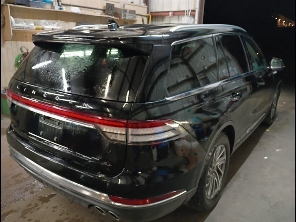 Used 2023 Lincoln Aviator 2WD w/ Elements Package image 2